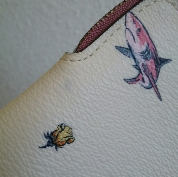 Coach Shark Print Rare Wristlet - Picture 4 of 6